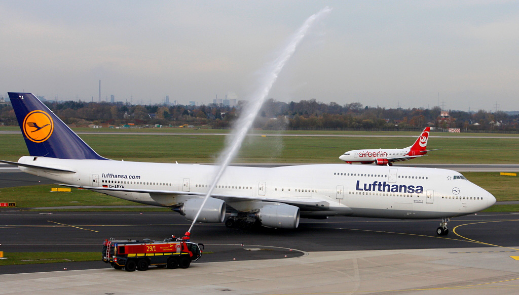Boeing 747-8I Lufthansa D-ABYA, 21/11/12, DUS