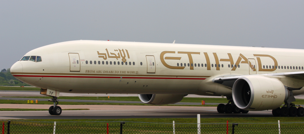Boeing 777-300ER Etihad, A6-ETF, 05/05/11, MAN