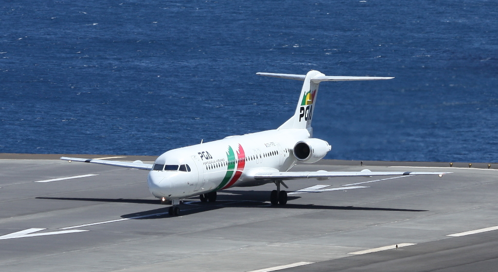 Fokker 100 Portugalia Airlines CS-TPE, 02/07/12, FNC